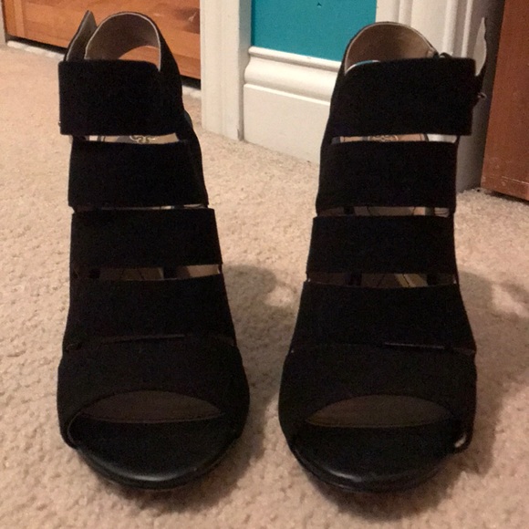 Black strappy heels - Picture 1 of 4